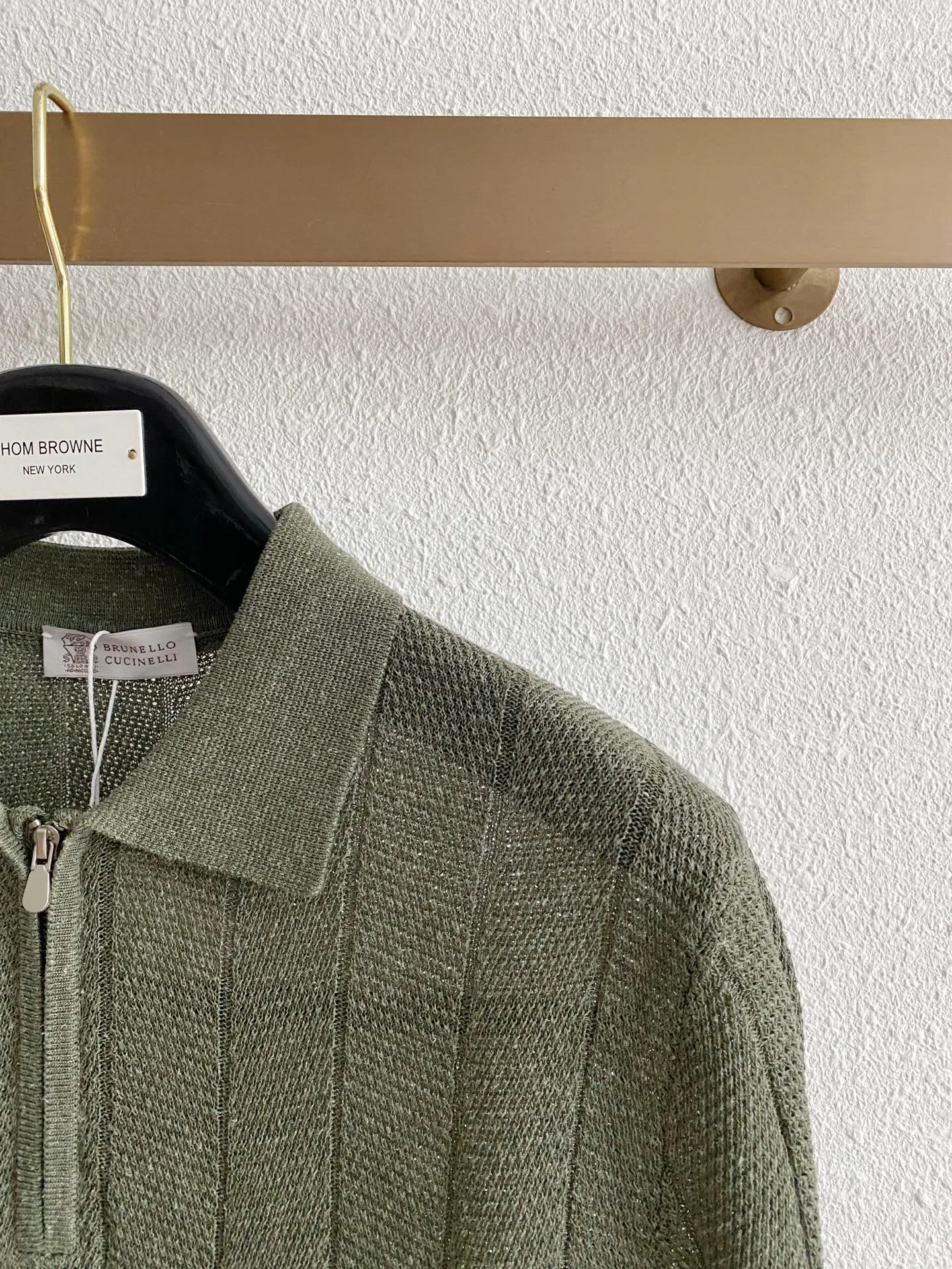 Brunello Cucinelli old money style half-zip knitted Polo shirt, Classic design, the fabric is made of linen + lyocell/cotton blended material, which combines the breathable freshness of linen and the drape and silky smoothness of lyocell. It is not sweaty or sticky when worn in summer. Sizes: M-3XL